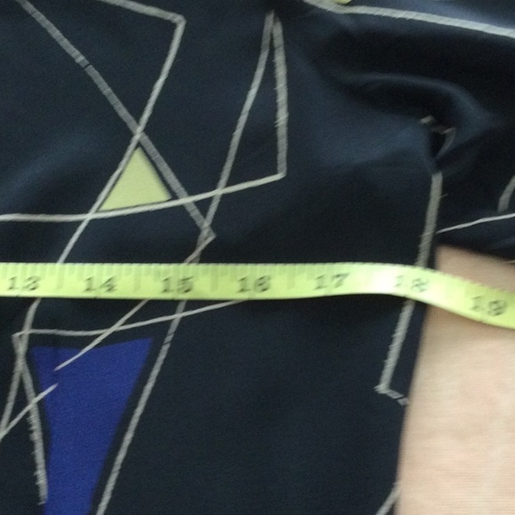 Woman’s Company Ellen Tracy Blouse P4 long sleeves button down. #429 - Picture 5 of 7